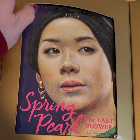 American Girl Doll Girls of Many Lands - China Spring Doll with Book - Picture 3 of 7